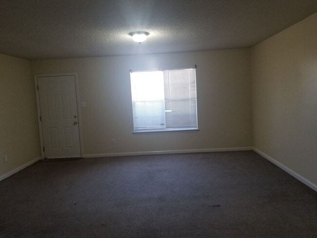 Building Photo - 900 18th Ave