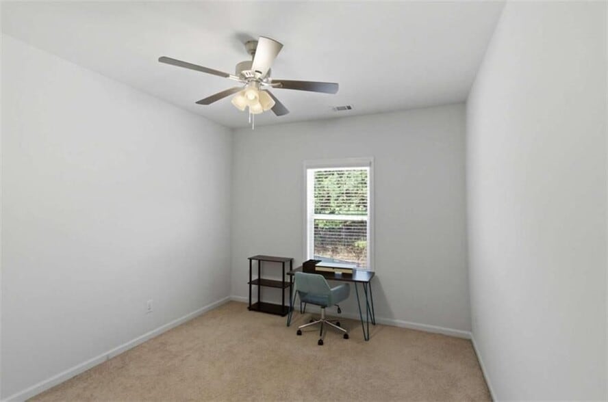 Building Photo - 1415 Dahlia Dr