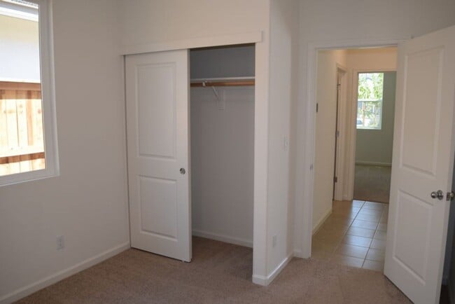 Building Photo - 1429 Cheetah St