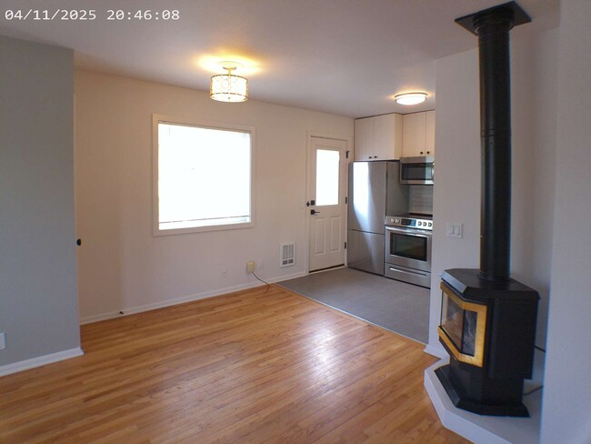 Building Photo - 3712 SE 56th Ave
