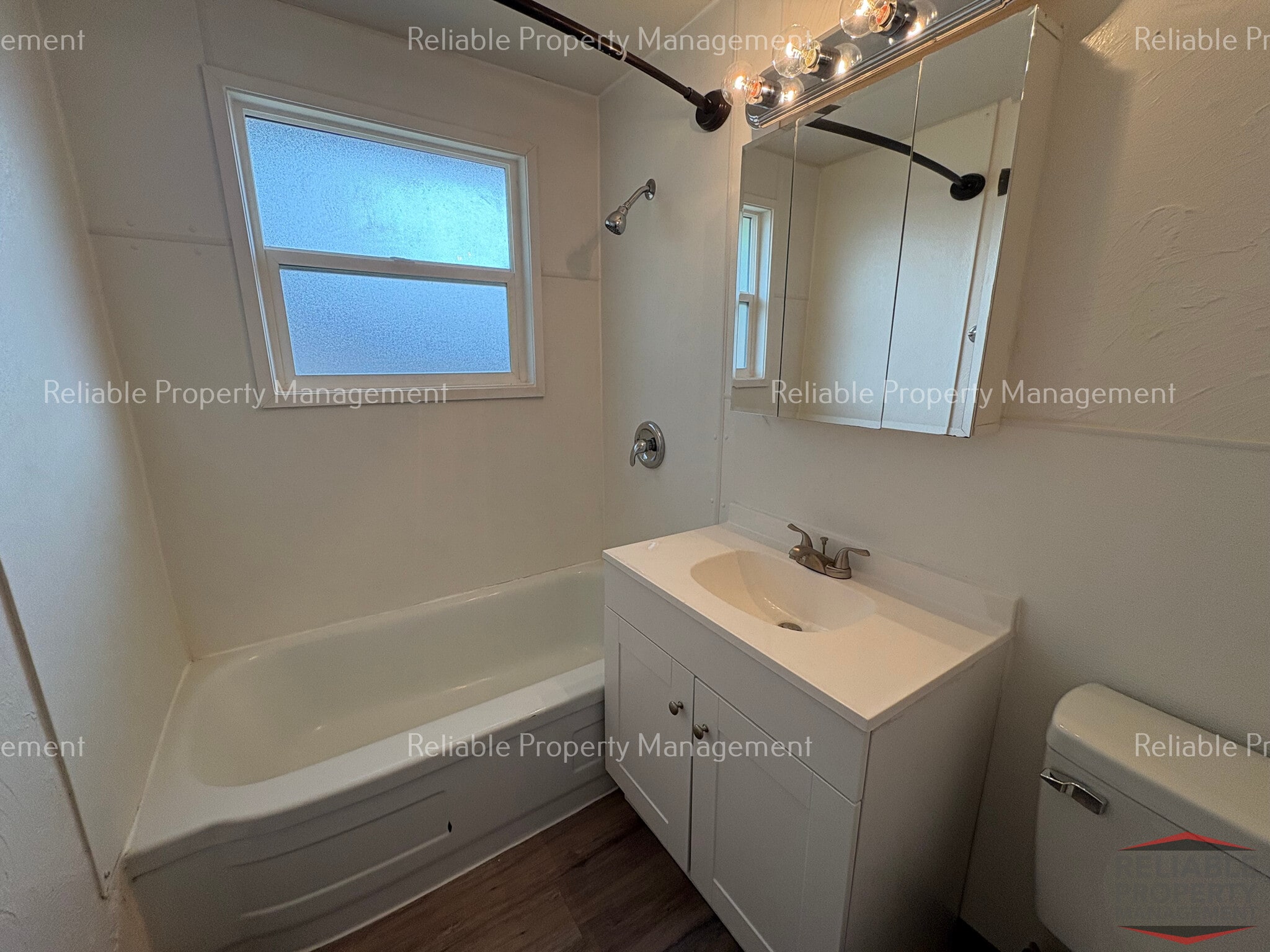 Building Photo - 1115 Halsey St