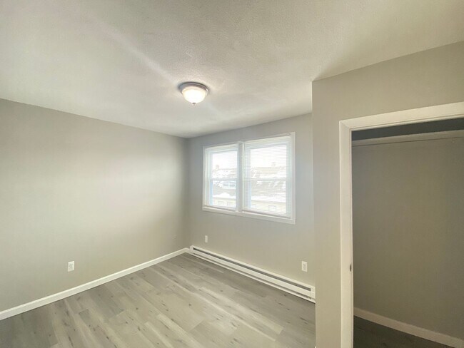 Building Photo - 7 Commercial St