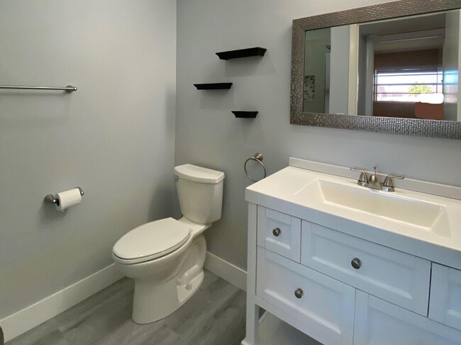 Building Photo - 428 Saxony Way