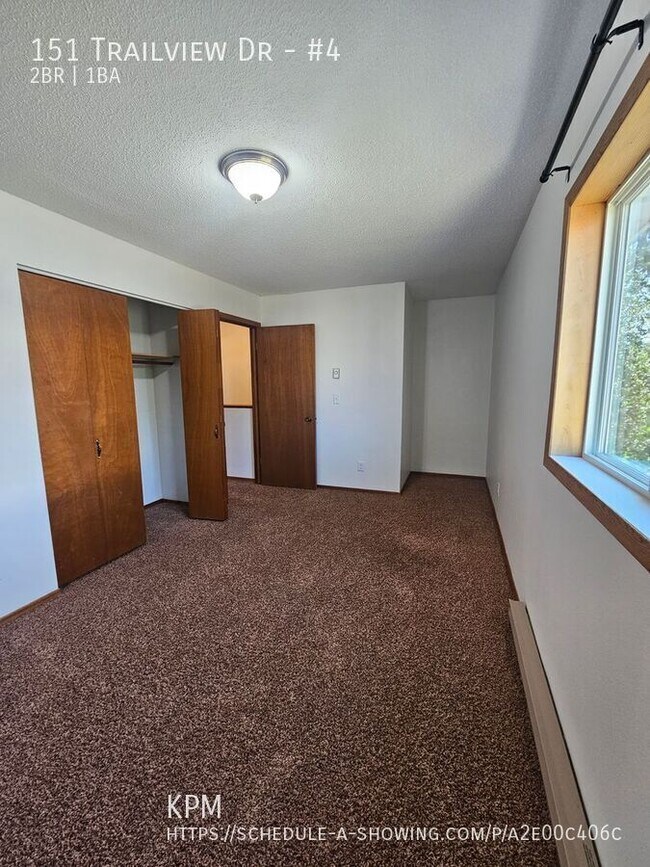 Building Photo - 151 Trail View Dr