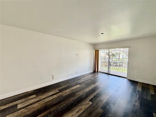 Building Photo - 3325 Bayshore Blvd