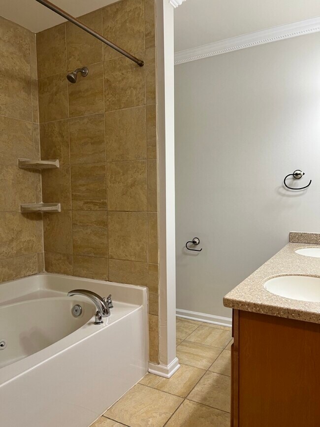 Building Photo - 1123 Ilana Ct