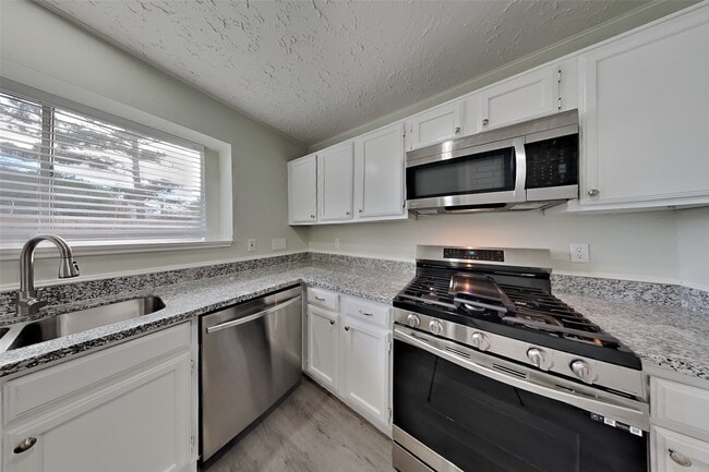 Building Photo - 19111 Ruble Dr