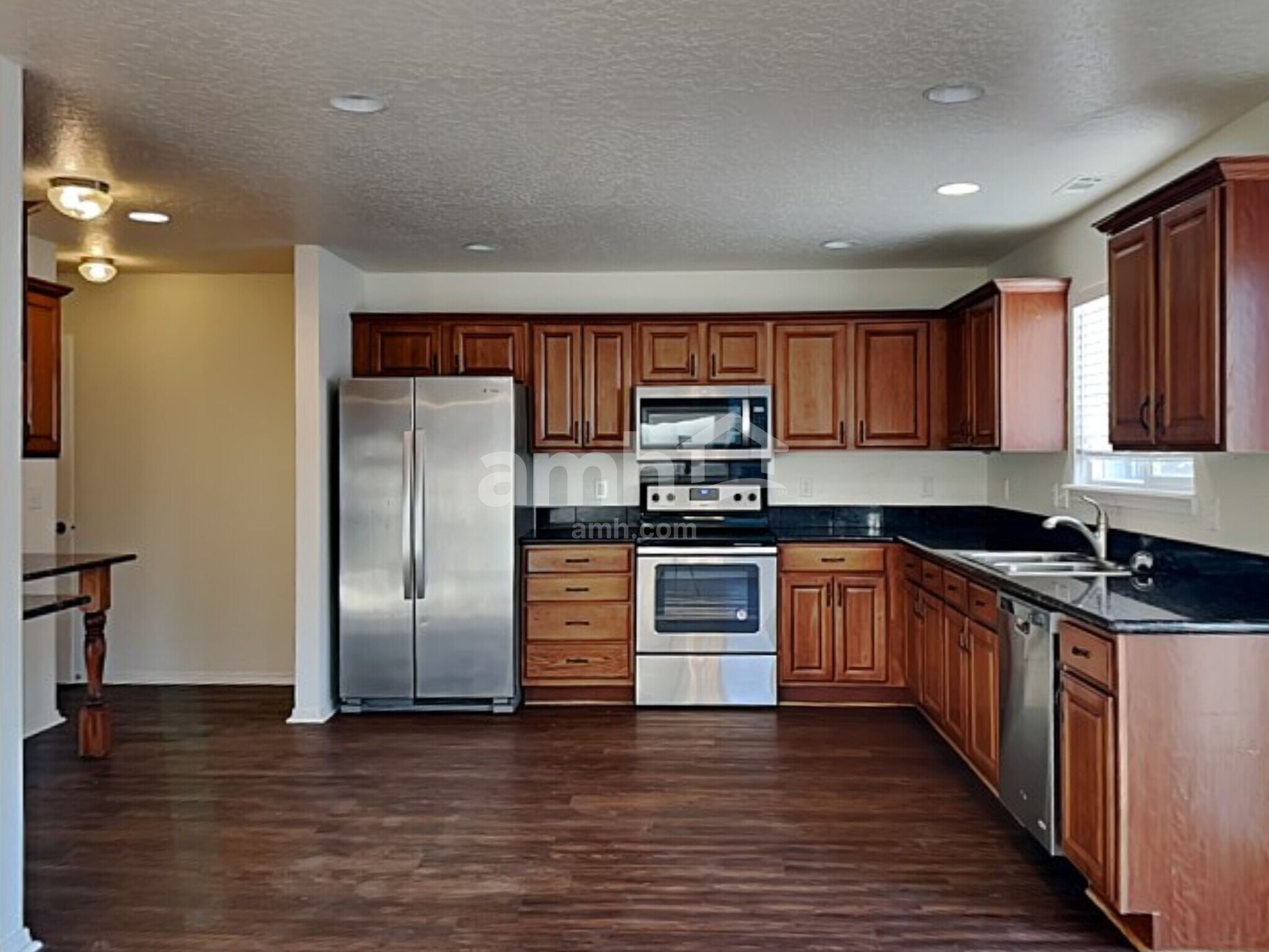 Building Photo - 6511 S Acacia Ave