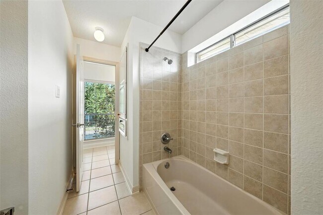 Building Photo - 5722 Arbor Breeze Ct