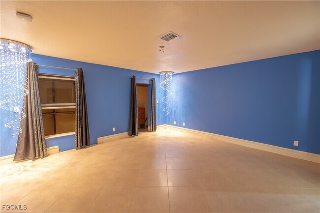 Building Photo - 1208 NW 21st Pl