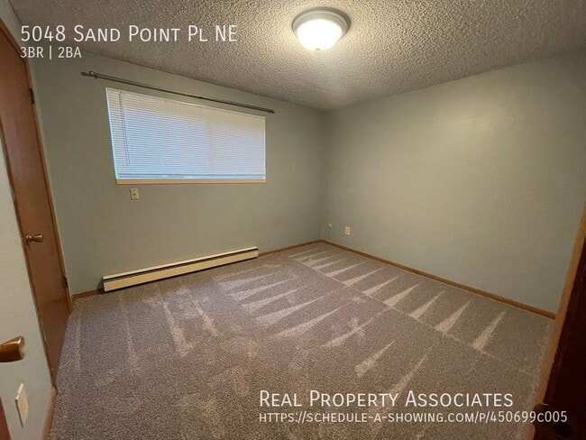 Building Photo - 5048 Sand Point Pl NE