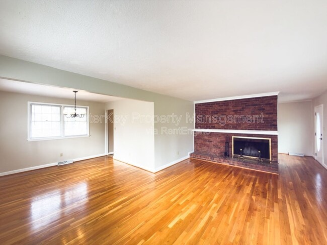 Building Photo - 5317 Coronado Dr