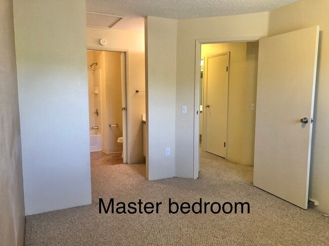 Building Photo - Northpointe - 2 bedroom, 2 bath, 2 pkg  up...