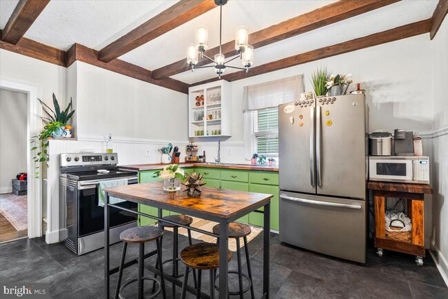 Building Photo - 222 S Raleigh St