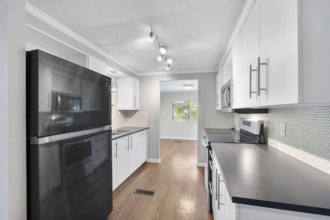 Building Photo - 2879 SW 58th Ct