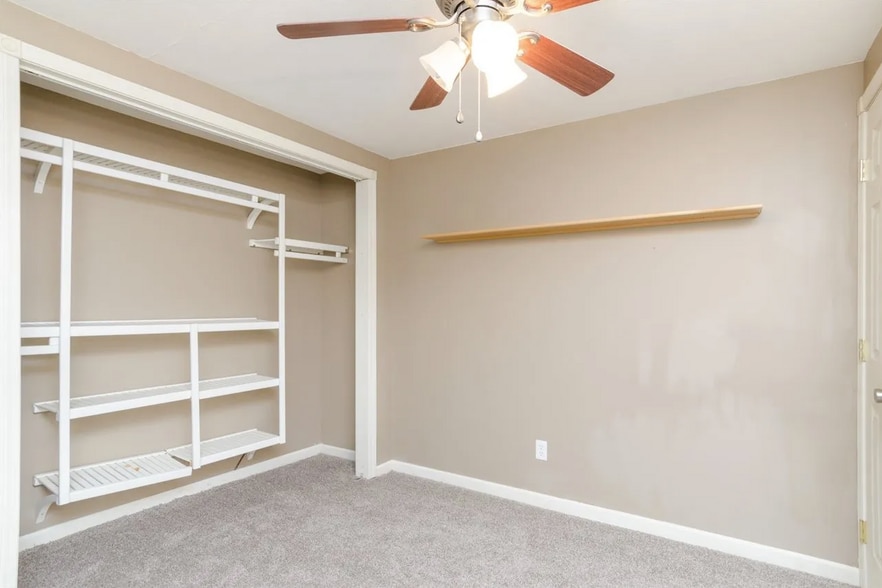 Basement Bedroom - 8714 E Wassall St