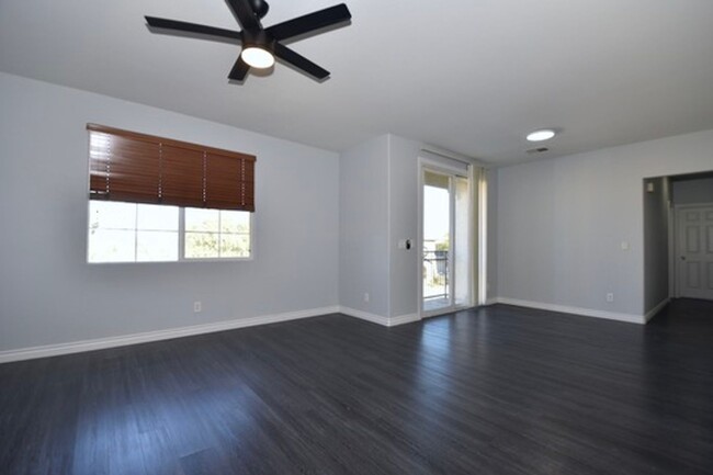 Building Photo - Spacious 2-bed 2-bath with Attached Car Ga...