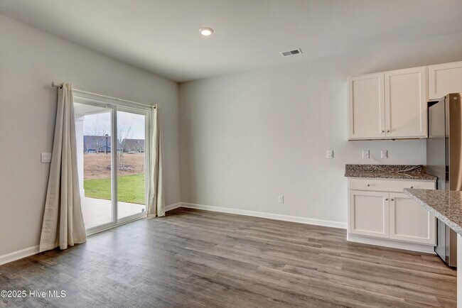 Building Photo - 1329 Clendon Cir