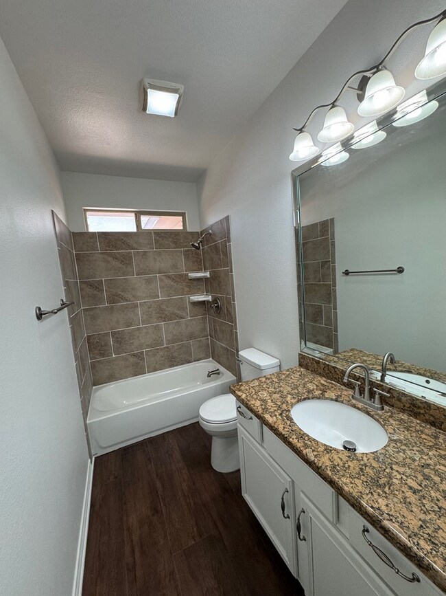 Building Photo - 7309 Bellini St