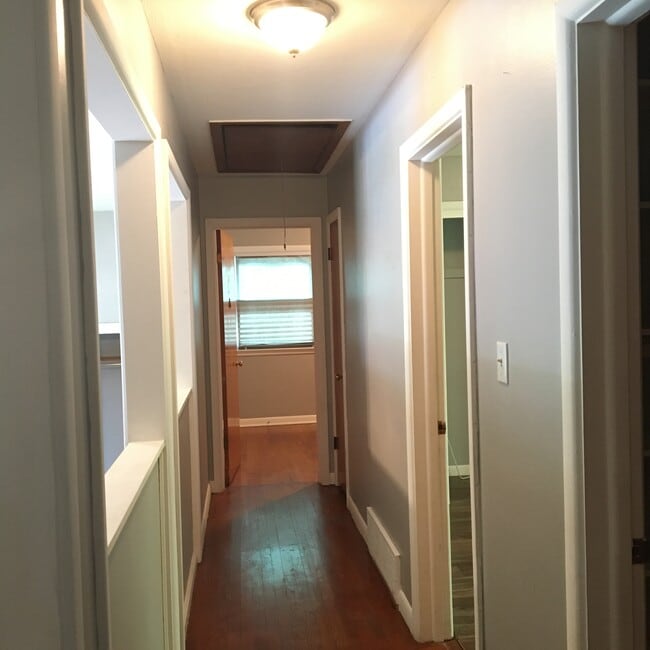 Hallway - 2929 Pence St