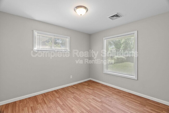 Building Photo - 1144 Northdale Ave