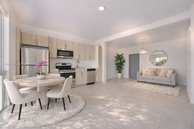 Building Photo - 519 SW 5th Ave