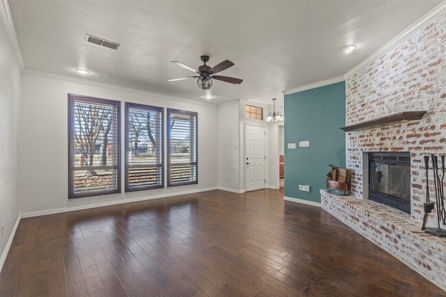 Building Photo - 403 Carolota Ln
