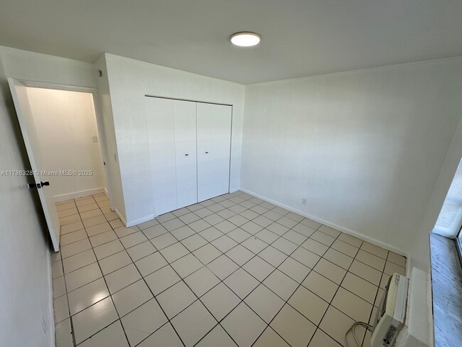 Building Photo - 6029 Polk St