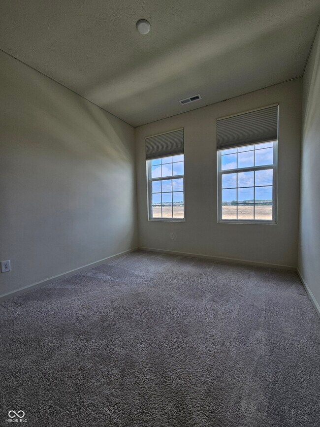 Building Photo - 1728 Blenker Dr