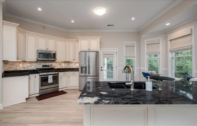 Building Photo - 220 Adams Pointe Blvd