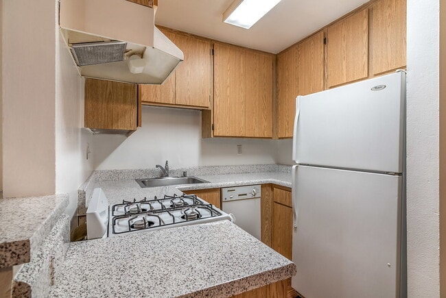 Building Photo - Windsor Court