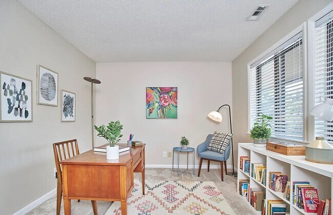 Building Photo - Mid-Century Modern Gem: Renovated 2BR Loft with Pool & Private Patio