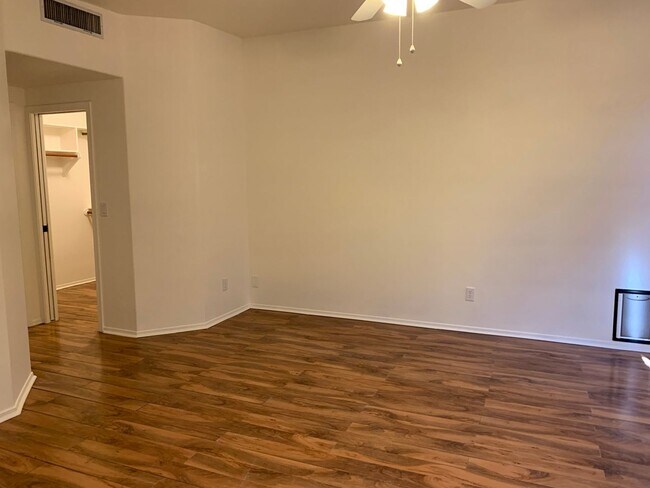 Building Photo - 3 bedroom, 2 bath with 2 car garage