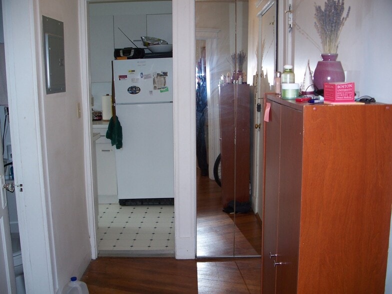 Building Photo - 15 Colborne Rd