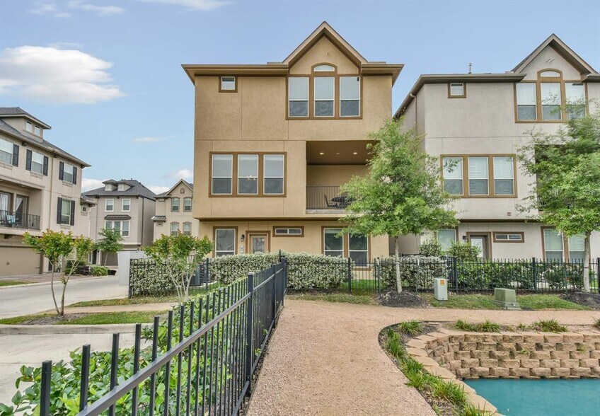 Beautiful corner house at the amazing view from the bedroom no Neighbor walls - 1410 Upland Orchard Dr