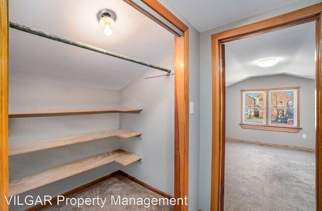 Building Photo - 3 br, 1.5 bath House - 4218 Euclid