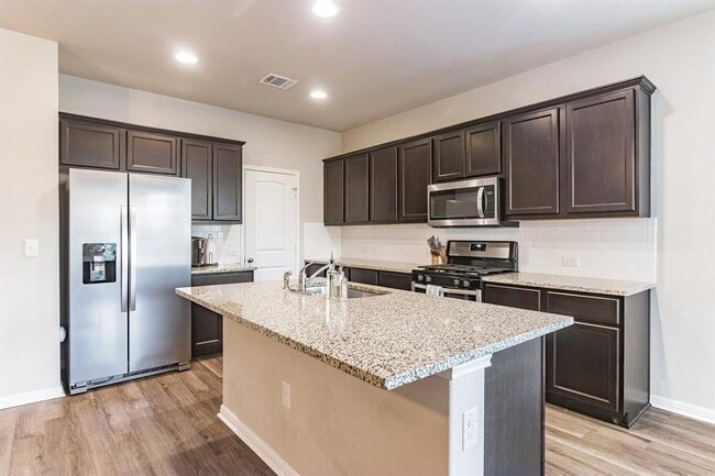 Building Photo - 2001 Fairhaven Gtwy