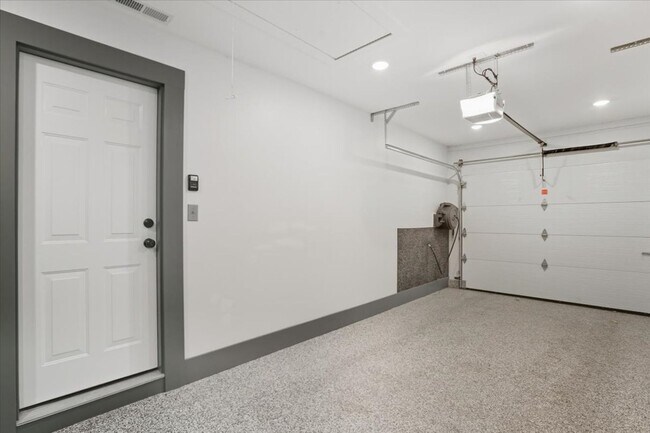 Building Photo - Charming 3-Bedroom Ranch in a Convenient Location!