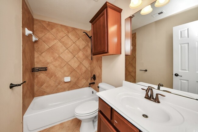 Building Photo - 18006 E Williams Bend Dr
