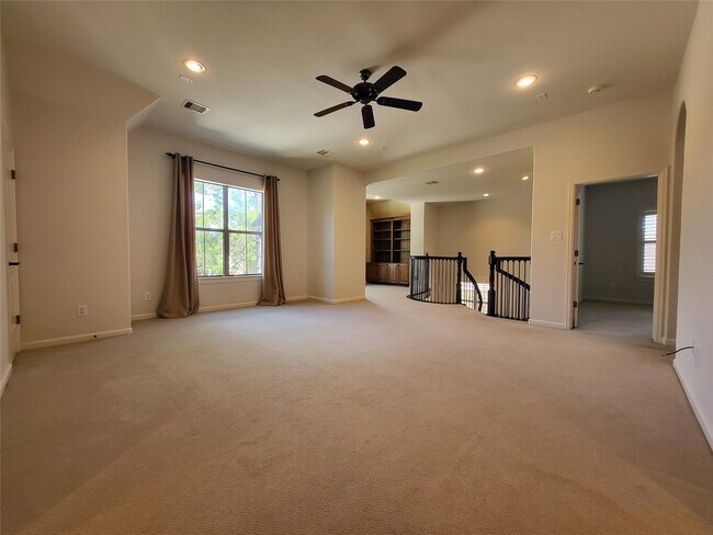 Building Photo - 8811 Van Allen Dr
