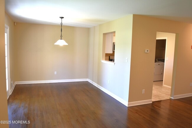 Building Photo - 49 Poplar Pl