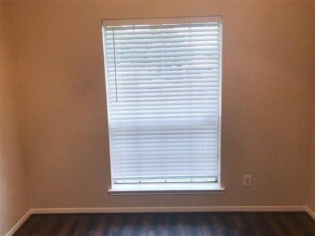 Building Photo - 6403 Garden Canyon Dr