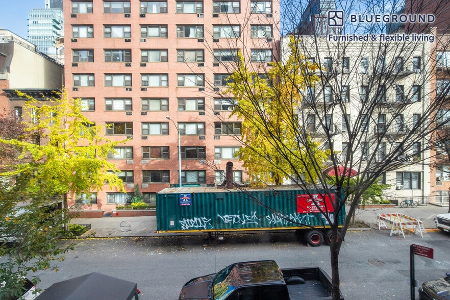 Building Photo - 340 E 51st St