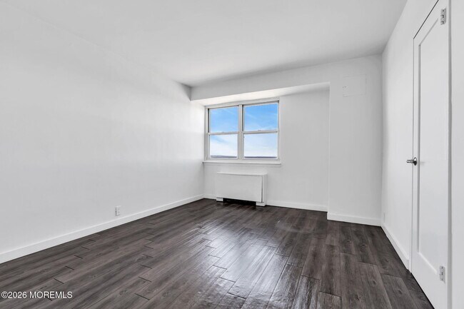 Building Photo - 10 Ocean Blvd