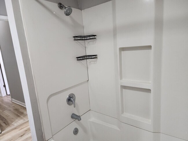 Building Photo - Downtown Wilmington Home, 3 Bedrooms | 1 Bathroom, $1,750/month | Move-in Ready