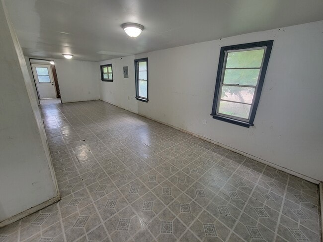 Building Photo - 14052 Railroad Ave