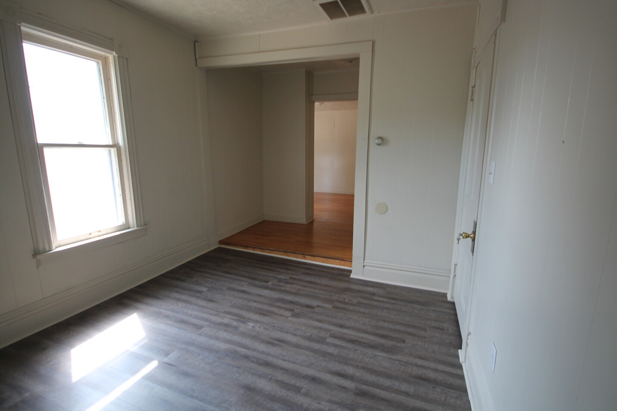 Building Photo - 832 W Walnut St