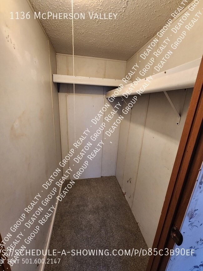 Building Photo - 1136 McPherson Valley Dr