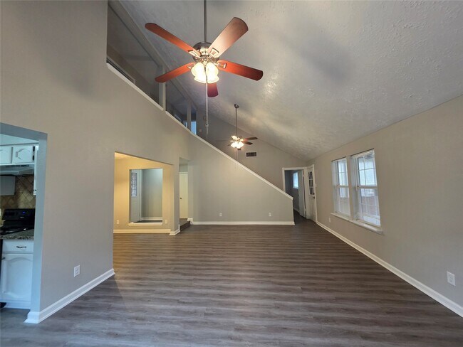 Building Photo - 507 Leicester Ln