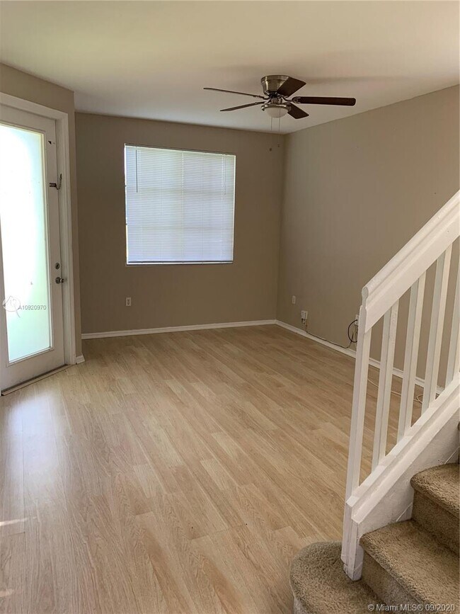 Building Photo - 6044 SW 19th Ct